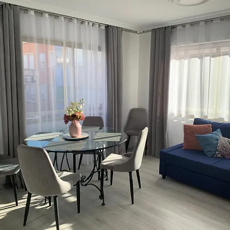 Martinez De Velasco *