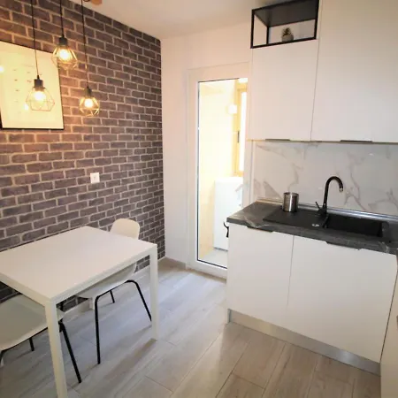 Апартаменты Martinez De Velasco